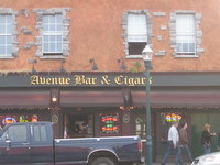Avenue Bar